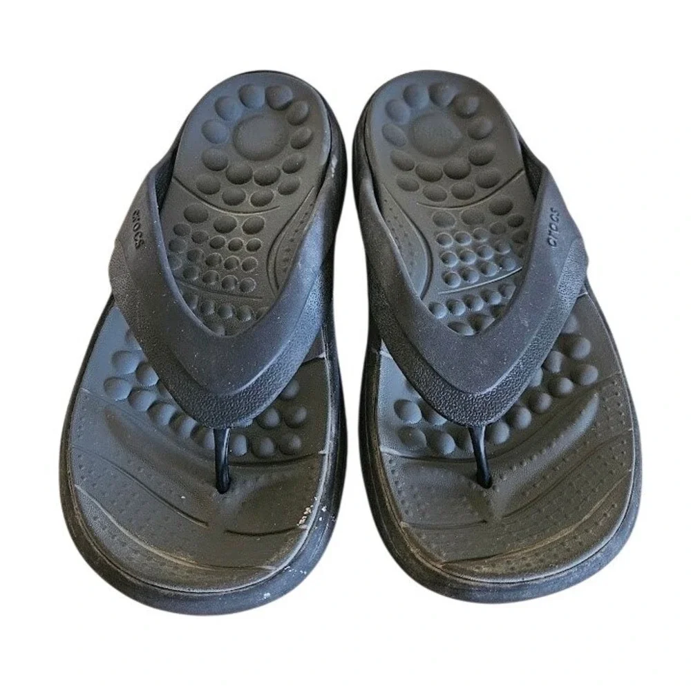 Crocs Reviva Flip Flops Men 8 Women 10 Black Athletic Comfort Sandals Slip On